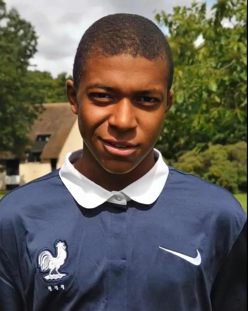 阿隆索告别皇马，利物浦拜仁曼城关注其执教动向